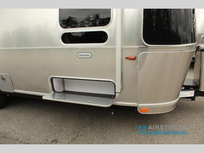 2025 Airstream Globetrotter - Photo 10