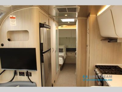 2025 Airstream Globetrotter - Photo 15