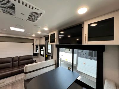 2027 Jayco NORTH TRAIL — photo 16 view