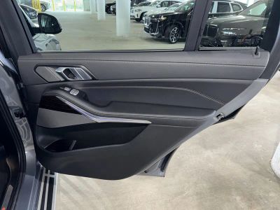 2026 BMW X7 — photo 11 view
