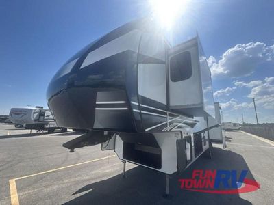 2023 KZ Durango - Photo 9