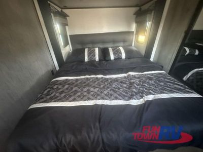 2023 KZ Durango - Photo 47