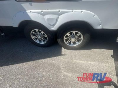 2023 KZ Durango - Photo 20