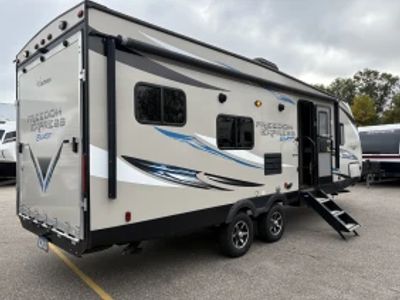 2017 Coachmen Freedom Express Blast - Photo 2
