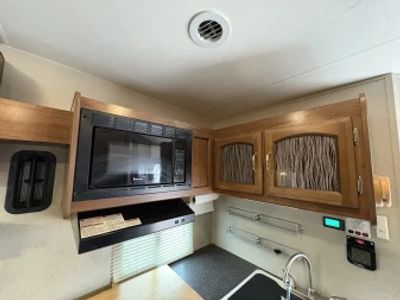 2017 Coachmen Freedom Express Blast - Photo 17