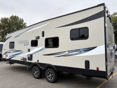 2017 Coachmen Freedom Express Blast - Photo 4