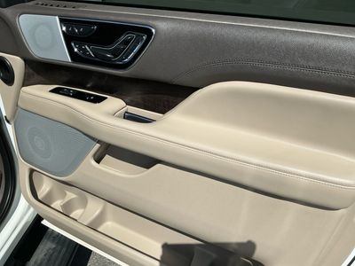 2023 Lincoln Navigator L — photo 21 view