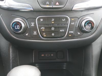 2024 Chevrolet Equinox — photo 18 view