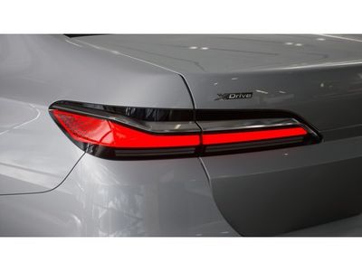 2026 BMW 7 Series — photo 8 view