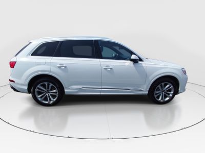 2025 Audi Q7 - Photo 8