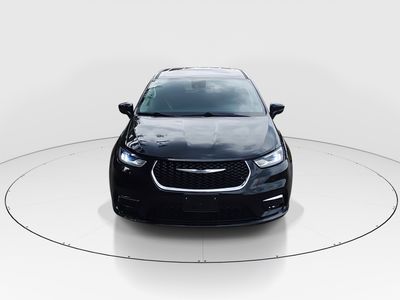 2023 Chrysler Pacifica — side profile view