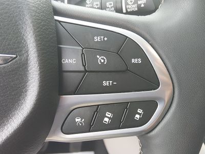 2023 Chrysler Pacifica — photo 20 view