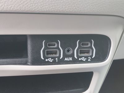 2023 Chrysler Pacifica — photo 19 view