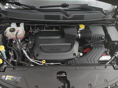 2023 Chrysler Pacifica — photo 9 view