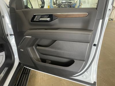 2026 Chevrolet Tahoe — photo 21 view