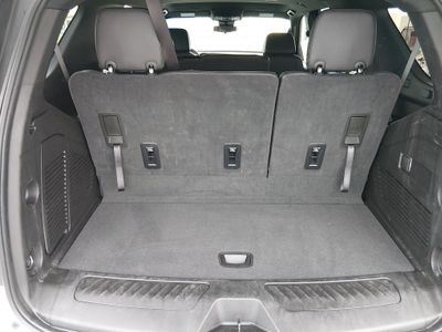 2025 Chevrolet Tahoe — photo 11 view