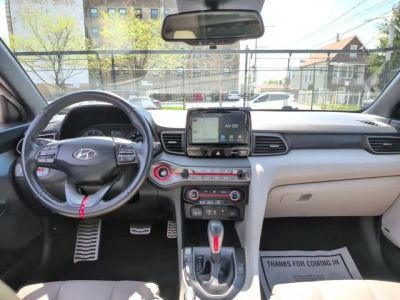 2020 Hyundai Veloster - Photo 11