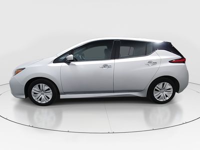 2023 Nissan LEAF - Photo 4