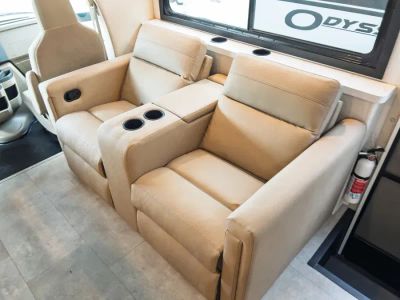 2027 Thor Motor Coach CHATEAU — photo 10 view