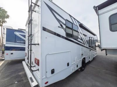 2027 Thor Motor Coach CHATEAU — photo 18 view