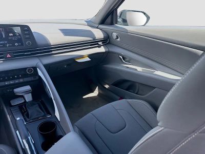 2026 Hyundai ELANTRA — photo 16 view