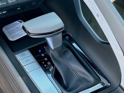 2026 Hyundai ELANTRA — photo 13 view