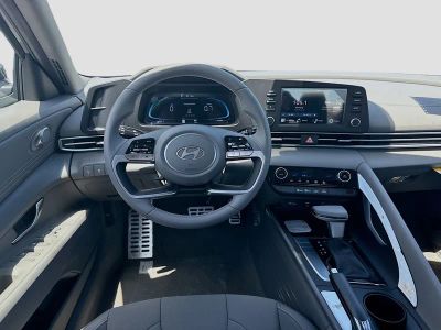 2026 Hyundai ELANTRA — photo 15 view