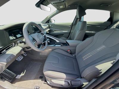 2026 Hyundai ELANTRA — photo 14 view