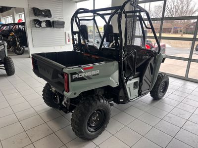 2026 Honda Pioneer 520 - Photo 4