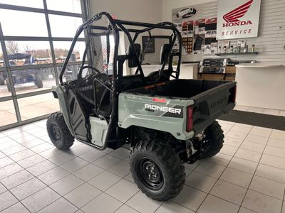 2026 Honda Pioneer 520 - Photo 3