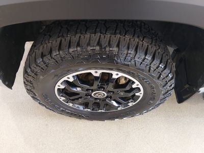 2023 Toyota Tundra 4WD — photo 10 view