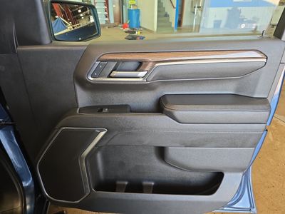 2023 Chevrolet Silverado 1500 — photo 13 view
