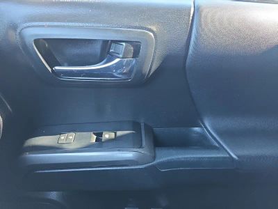 2017 Toyota Tacoma - Photo 21