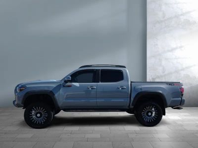 2017 Toyota Tacoma - Photo 3