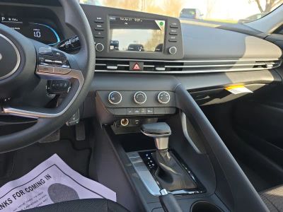 2026 Hyundai Elantra — photo 13 view