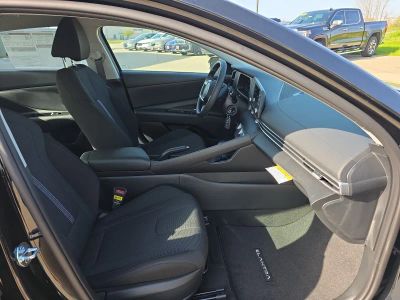 2026 Hyundai Elantra — photo 15 view