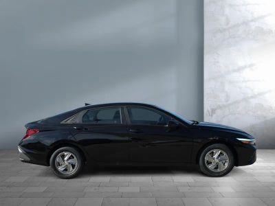 2026 Hyundai Elantra — photo 7 view