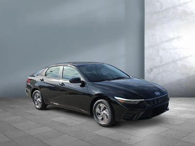2026 Hyundai Elantra — photo 8 view