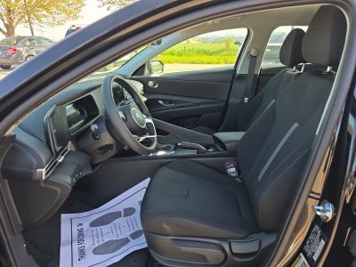 2026 Hyundai Elantra — photo 9 view