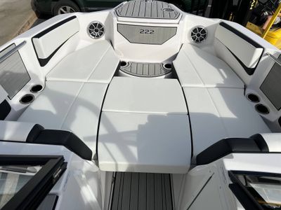 2025 Yamaha 222S - Photo 10