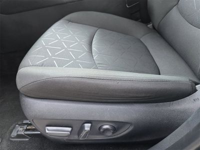 2024 Toyota RAV4 - Photo 16