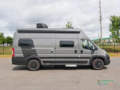 2027 Grand Design Lineage Series VP — photo 8 view