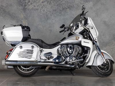 2018 Indian Motorcycle Roadmaster ABS Pearl White over Star Silver - Photo 3