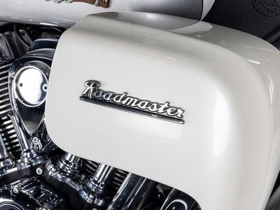 2018 Indian Motorcycle Roadmaster ABS Pearl White over Star Silver - Photo 24