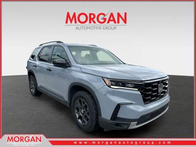 2025 Honda Pilot TrailSport in Sonic Gray Pearl — front three-quarter view