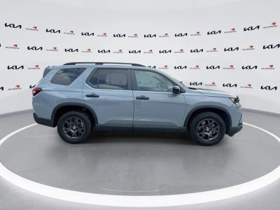 2025 Honda Pilot — photo 9 view