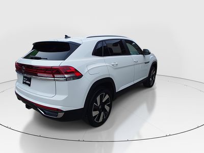2024 Volkswagen Atlas Cross Sport — photo 7 view