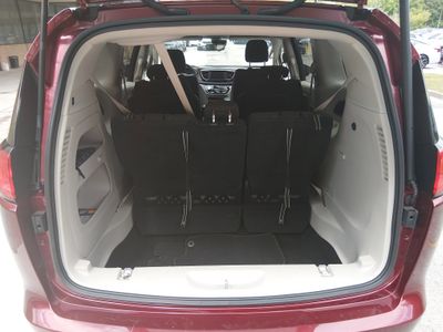 2023 Chrysler Voyager - Photo 11