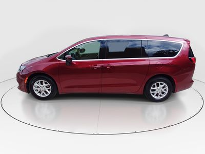 2023 Chrysler Voyager - Photo 4