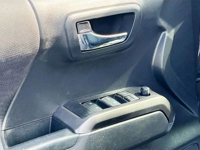 2022 Toyota Tacoma — photo 18 view